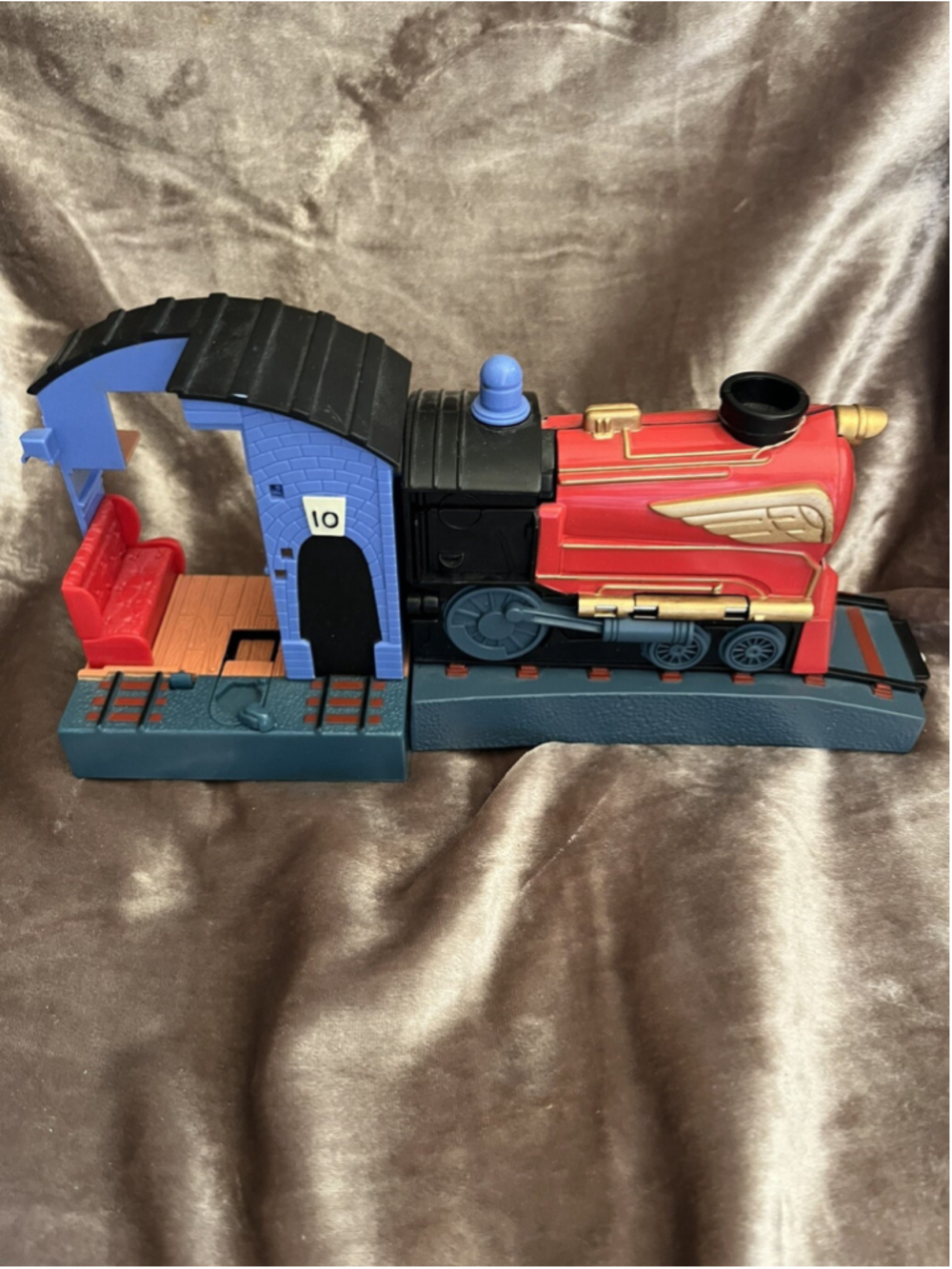 Harry Potter Polly Pocket Hogwarts Express Train Platform 9 3/4 Playset 2001
